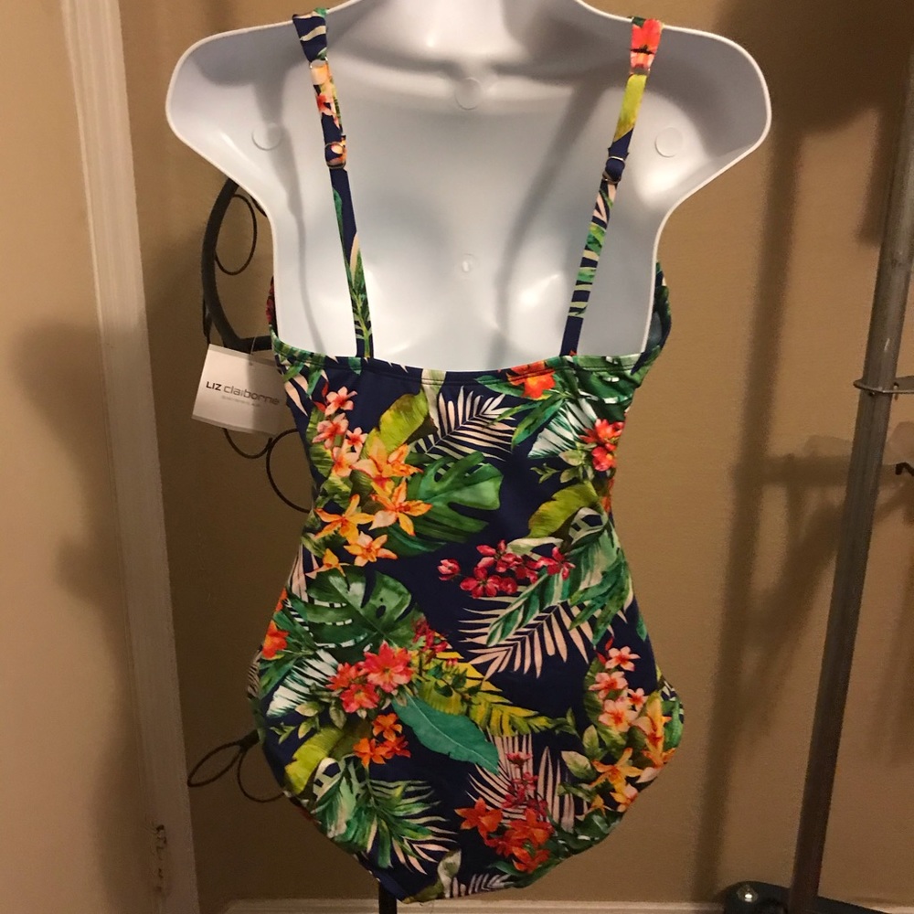 One piece swimsuit - Picture 5 of 7